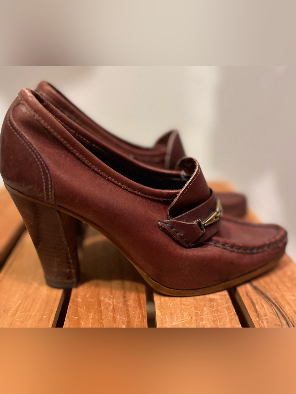 Vintage Women's Brown Leather Heeled Loafers